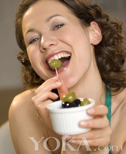 除皱除纹 从头到脚一瓶橄榄油搞定