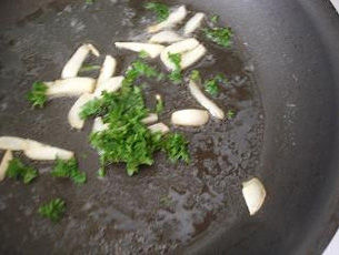 宝宝食谱：芦笋水波蛋