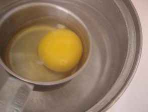 宝宝食谱：芦笋水波蛋