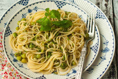 教你制作橄榄油生菜意面